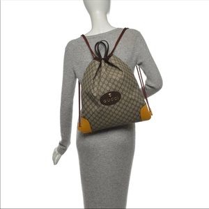 gucci gg supreme drawstring backpack